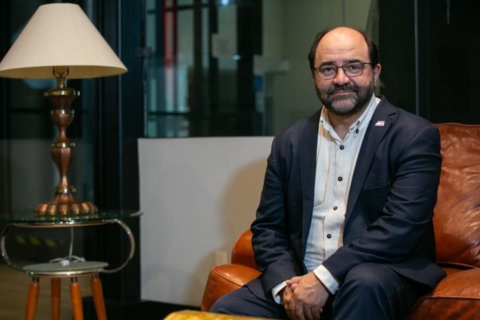 При поддержке Эмилио Альвареса Икасы партия Somos México проведет в эти выходные два собрания, что станет 48-м из 200, необходимых для формирования общенациональной политической партии.