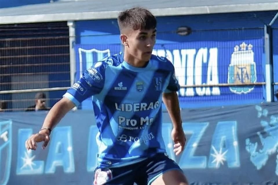 El futbolista argentino Camilo Nuin, de 18 años, entró al quirófano para una operación de rodilla y falleció durante la cirugía.