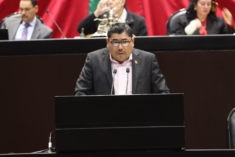 El diputado morenista negó que la reforma con la que la Guardia Nacional será parte de la Sedena, signifique la militarización del País.