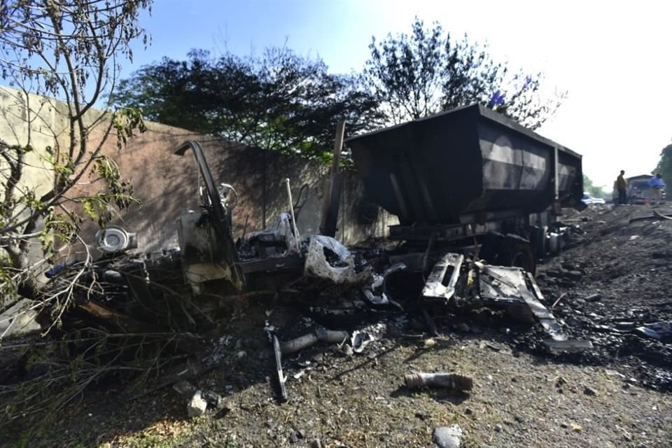 Uno de los accidentes ocurrió a la altura del kilómetro 4 de la Autopista Guadalajara - Colima y fue protagonizado por cuatro vehículos.