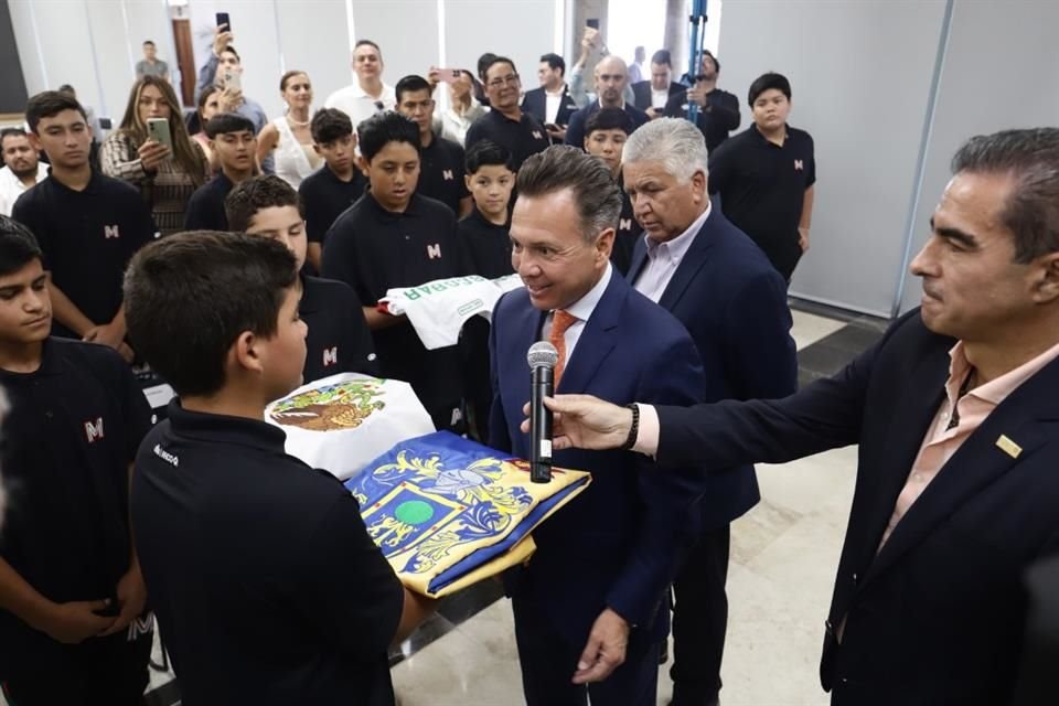 Abanderamiento de la selección de México que participará en la Serie del Caribe Kids.