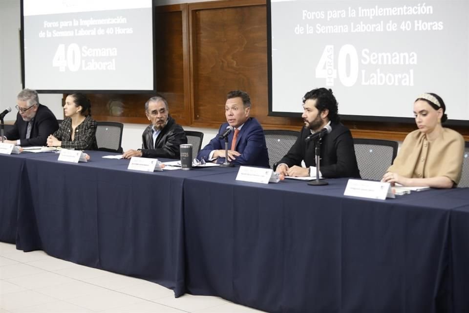 Pablo Lemus durante el foro para la implementación de la jornada de 40 horas.