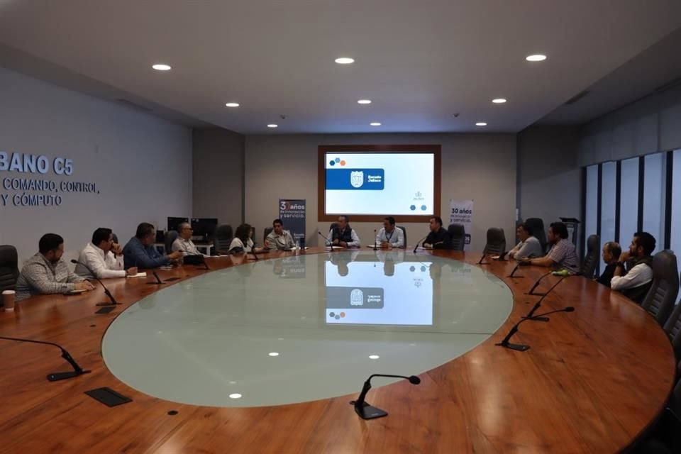 En la sesión se presentó una estrategia centrada en la prevención, canalización oportuna y coordinación de acciones.