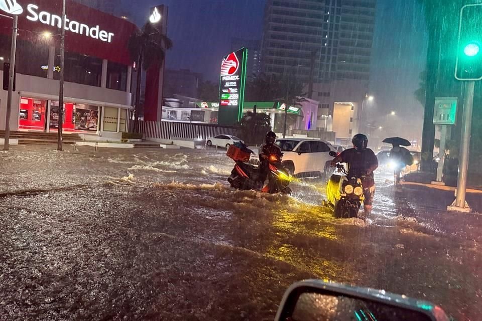 Tras el paso de 'Erick', ahora otro ciclón amenaza a Guerrero y Oaxaca.