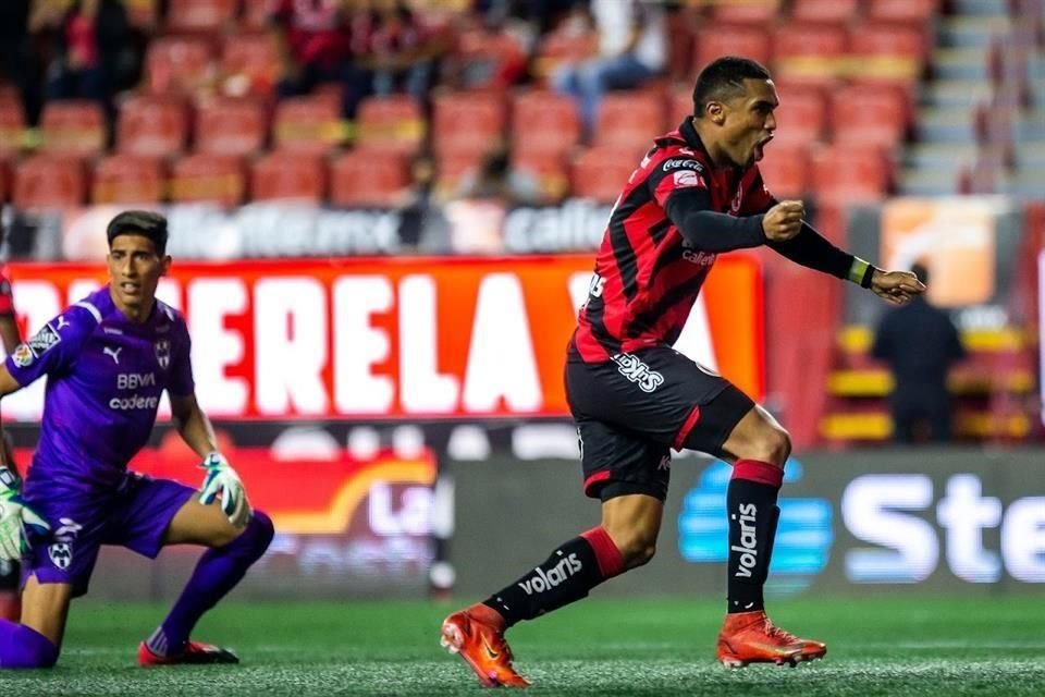 Los Rayados tuvieron ventaja de dos goles, pero permitieron que Tijuana, sotanero del torneo, le empatara; fue un mal partido para los regios.