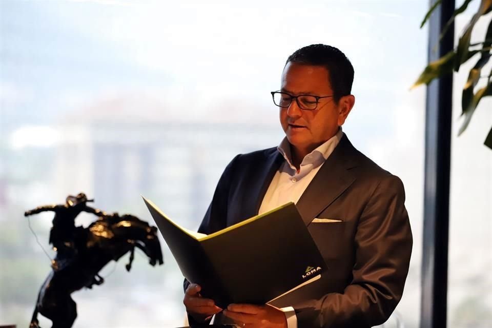 Dieter Lorenzen Maldonado, presidente de Loma Desarrollos, comentó que Ready se planea construir en dos etapas, con una duración de 3.5 años en total.