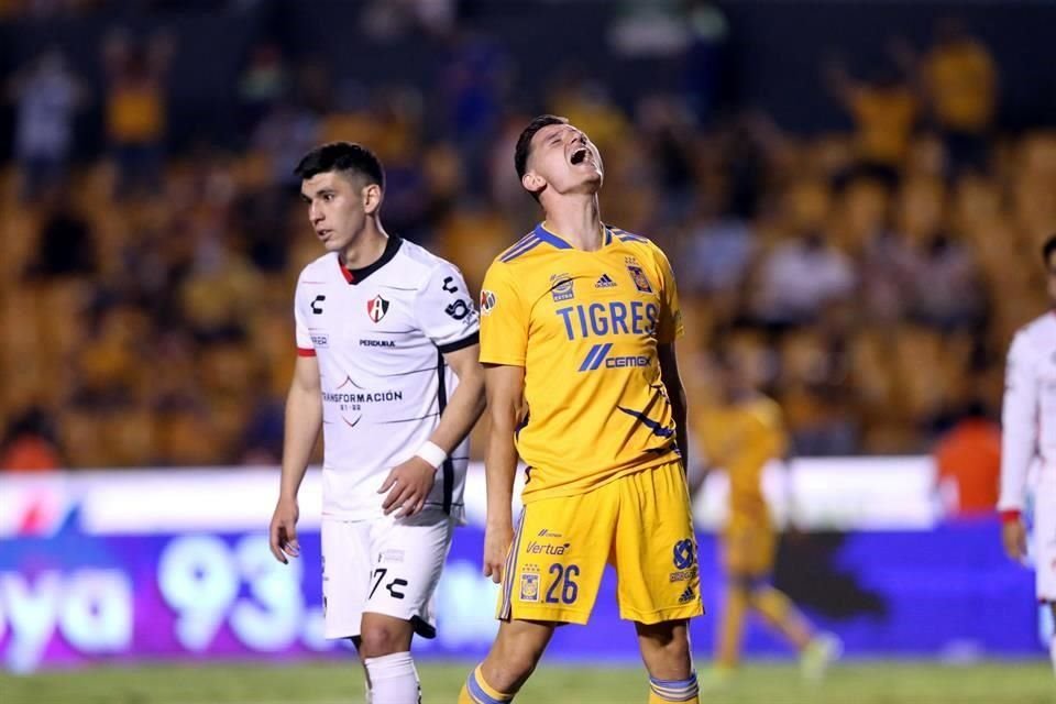 Florian Thauvin intentó al final, pero no logró batir el arco de Camilo Vargas.