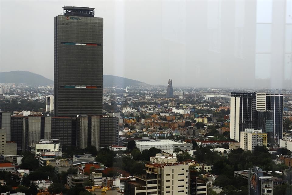 Pemex es la petrolera más endeudada del mundo.