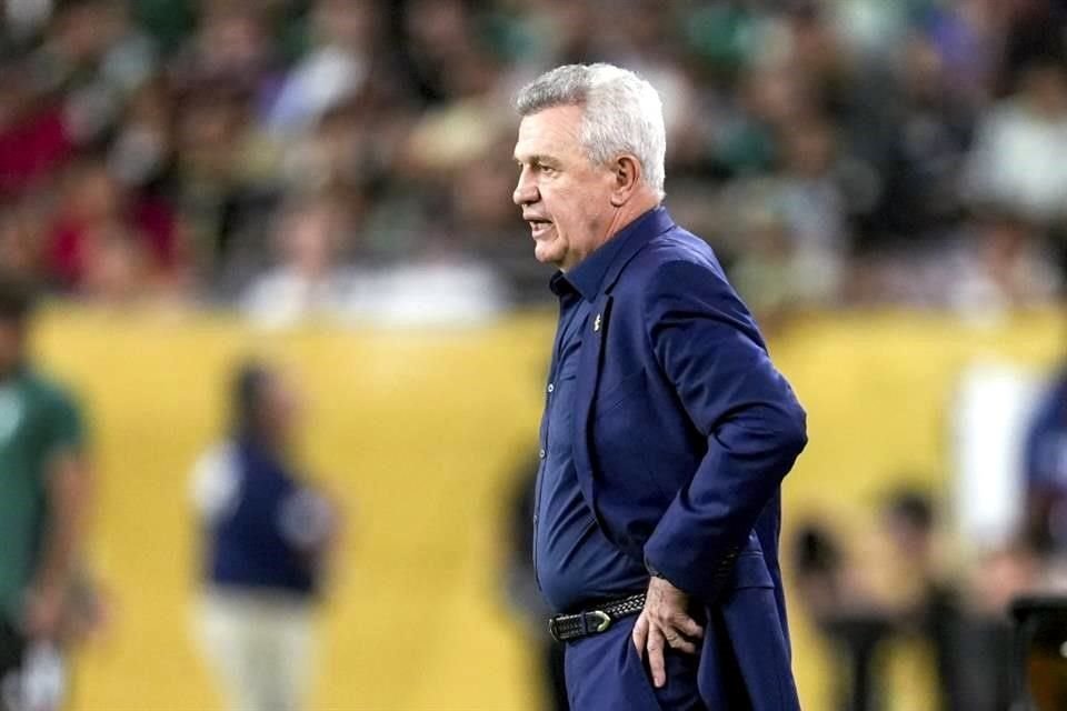 Javier Aguirre alabó al joven Gilberto Mora.