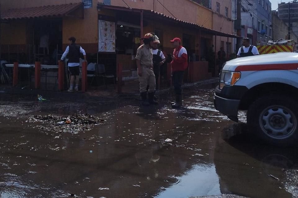 A storm drain was built in Colonia San Carlos in 2022, during Enrique Alfaro's state government, but it has not been effective.