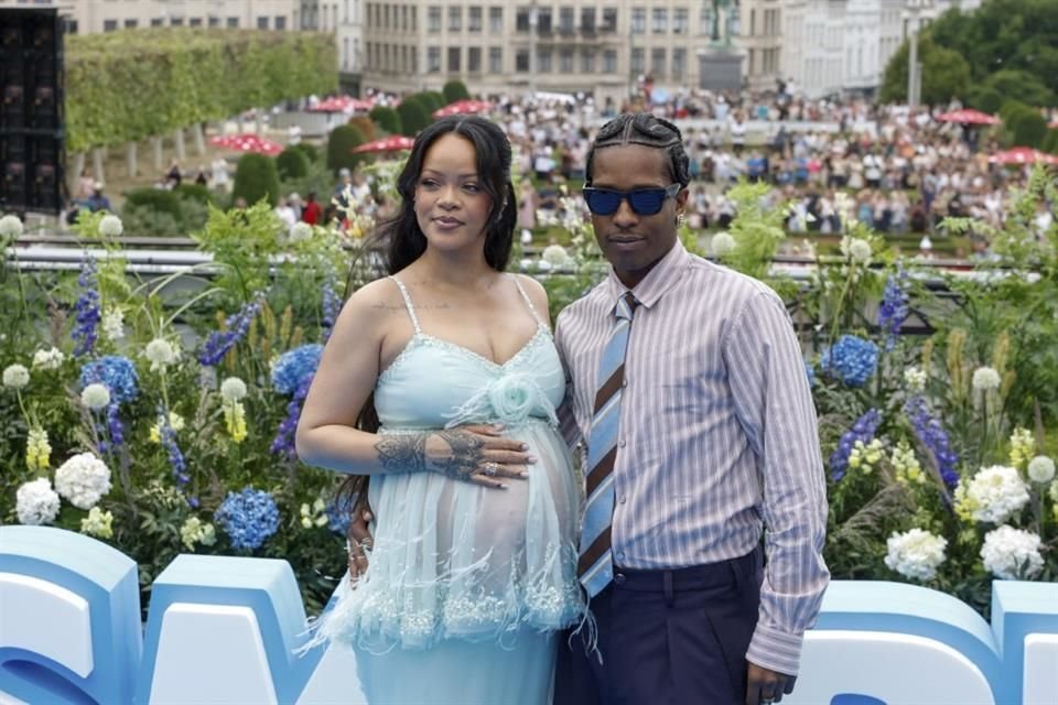 La ganadora del Grammy, visiblemente embarazada, conversó con niños, se abrazó a alguien vestido como su álter ego de dibujos animados y se unió al público del brazo de A$AP Rocky.