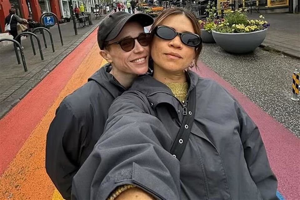 El actor trans Elliot Page presumió en redes sociales de manera oficial a su nueva novia, la actriz y comediante Julia Shiplett.