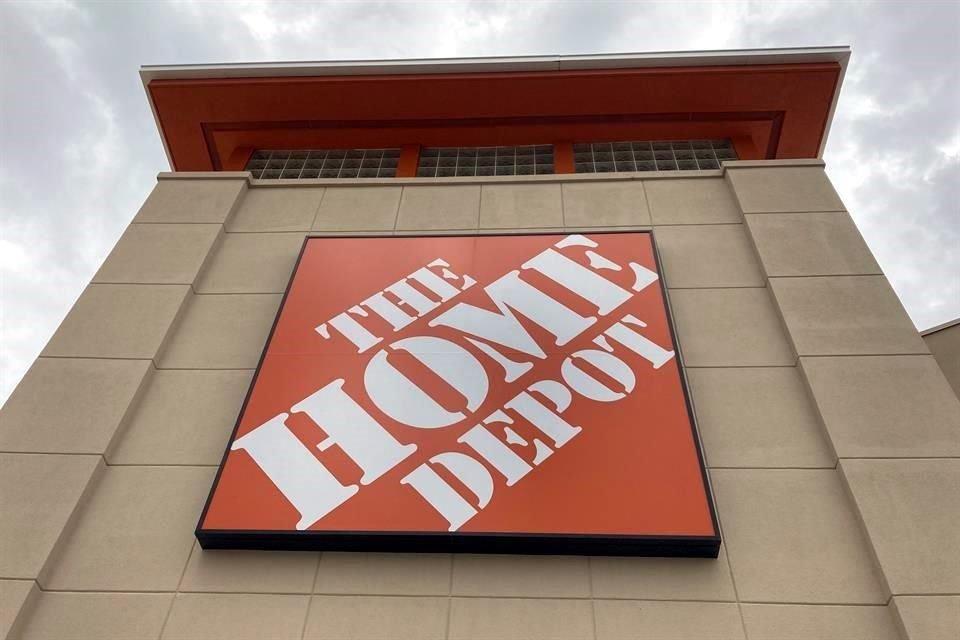 Este último acuerdo ampliará la presencia de SRS, filial de Home Depot, en materiales para exteriores en Estados Unidos y Canadá.