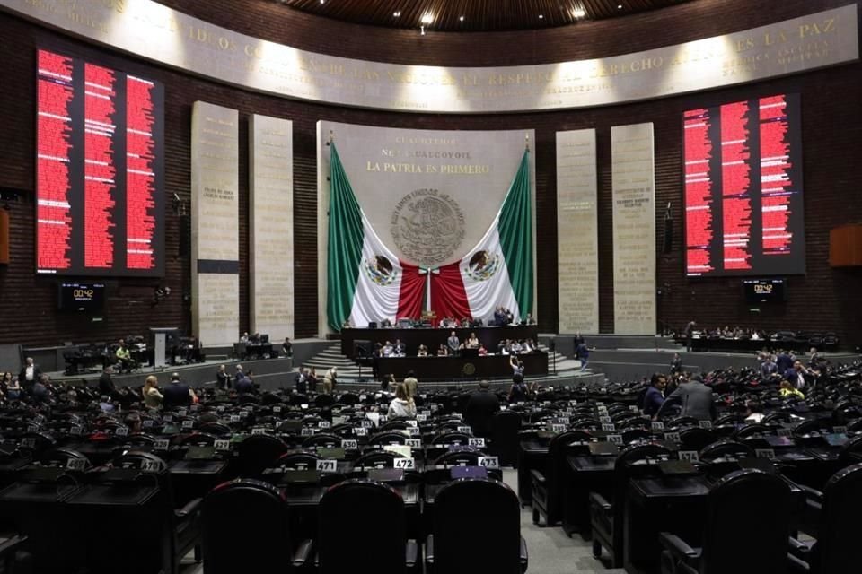 Por varios años la dieta neta de los 500 diputados era de 75 mil pesos al mes, para 2026 será de 79 mil. 