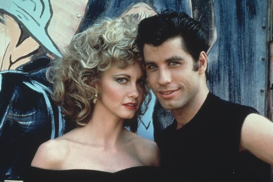 La coprotagonista de Travolta en el filme, Olivia Newton-John, falleció en 2022 tras una batalla contra el cáncer de mama.