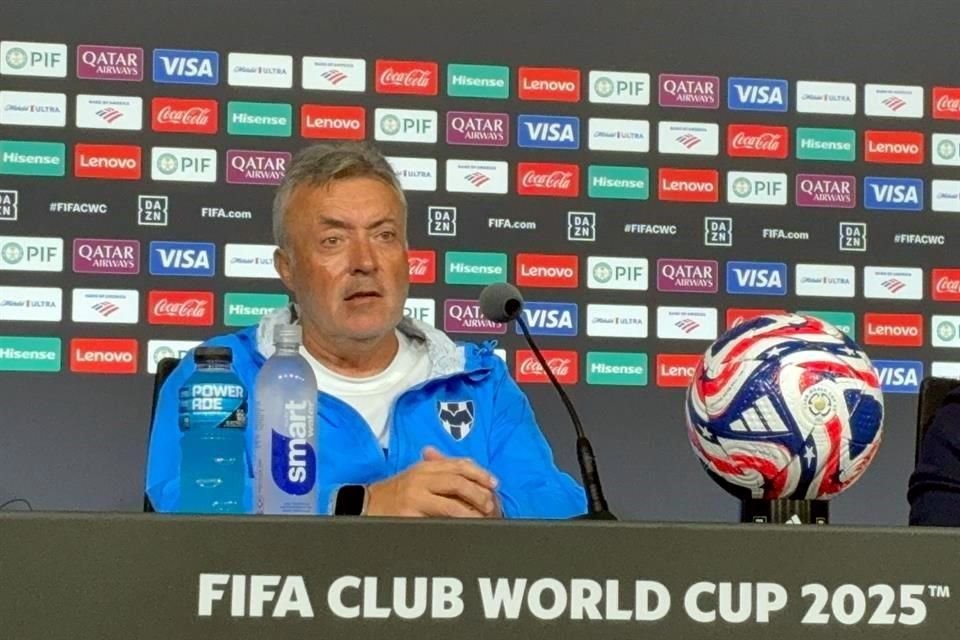Domenec Torrent pidió no subestimar la calidad del Borussia Dortmund.