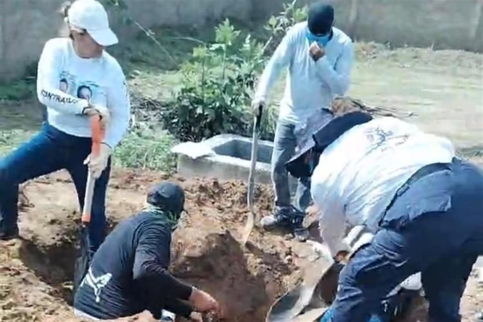 Una nueva fosa clandestina fue descubierta por Guerreros Buscadores, a un costado del terreno que actualmente se está procesando en Las Agujas, en Zapopan.