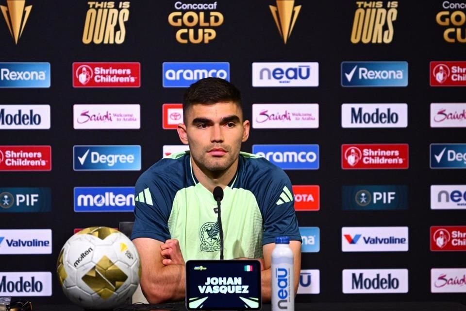 Johan Vásquez advirtió que su mejor nivel aún está por mostrarse y ve como un plus ser uno de los capitanes del equipo, cosa que buscará mantener.