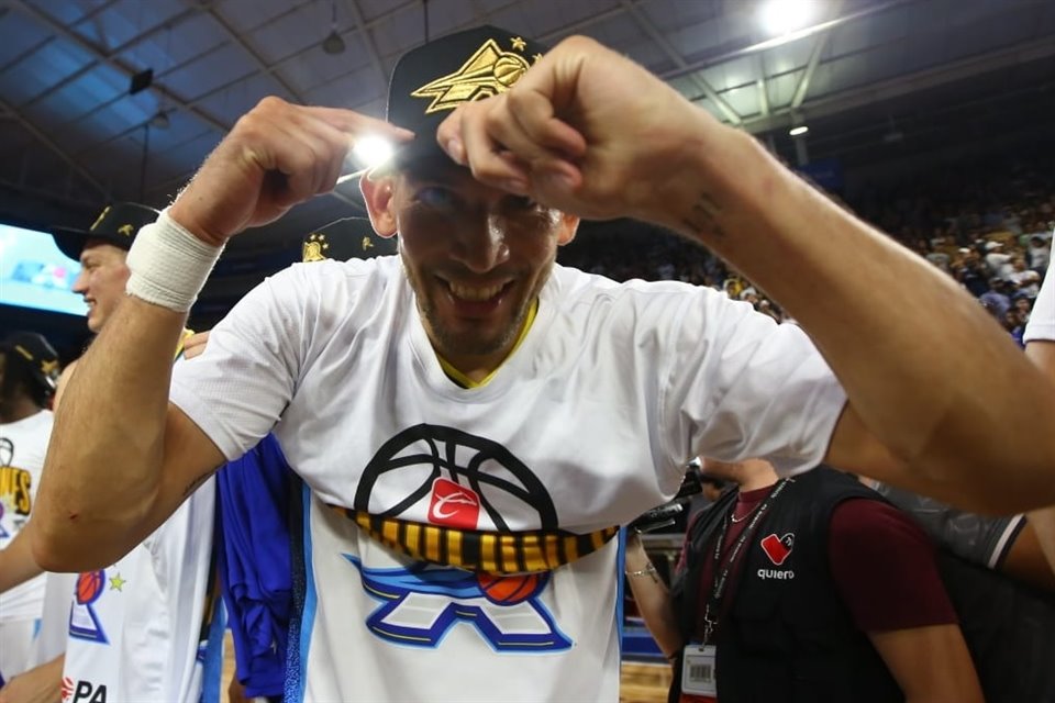 Astros de Jalisco se consagran, por tercera ocasión, como campeones de Liga de Basquetbol Cibacopa al derrotar 90-77 a Zonkeys de Tijuana. 