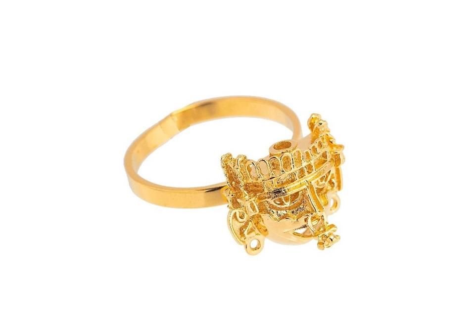 Anillo del Dios de la Primavera y los Orfebres. Reproducción de joya encontrada entre las ofrendas de la Tumba #7 de Monte Albán, perteneciente a la Colección Prehispánica. Oro de 14 K. Peso 3.2 grs.