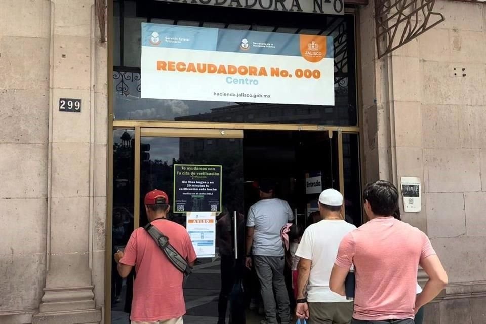La recaudación por el pago de refrendo vehicular se incrementó en un 41% respectoal año pasado, afirmó el Gobierno de Jalisco.