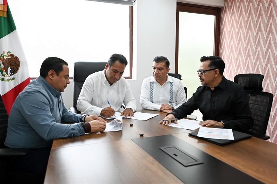 El Gobierno de Chiapas firmó un decreto que avala que las personas con discapacidad trabajen 6 horas al día, de lunes a jueves, y viernes trabajen 4 horas.