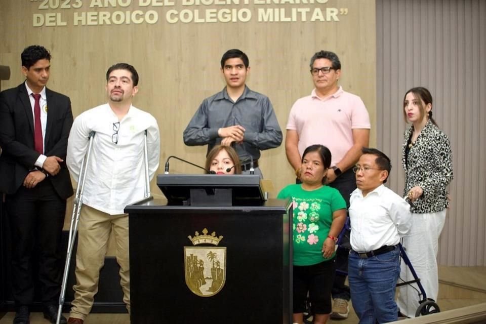 La diputada con discapacidad, Luz María Castillo, señaló que hay datos de que al menos el 0.75% de la plantilla de trabajadores de Estado de Chiapas cuentan con una discapacidad.