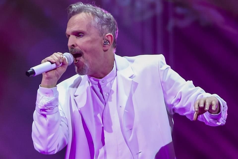 Luego de ocho años de ausencia en los escenarios españoles, el cantante Miguel Bosé electrizó al público de Madrid con su 'Importante Tour'.
