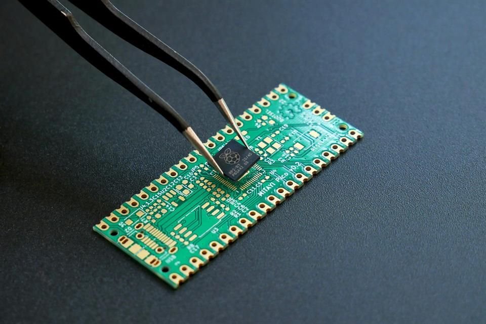 Intel colaborará con la Secihti para darle forma a Kutsari, el proyecto federal para el desarrollo de la industria de semiconductores.
