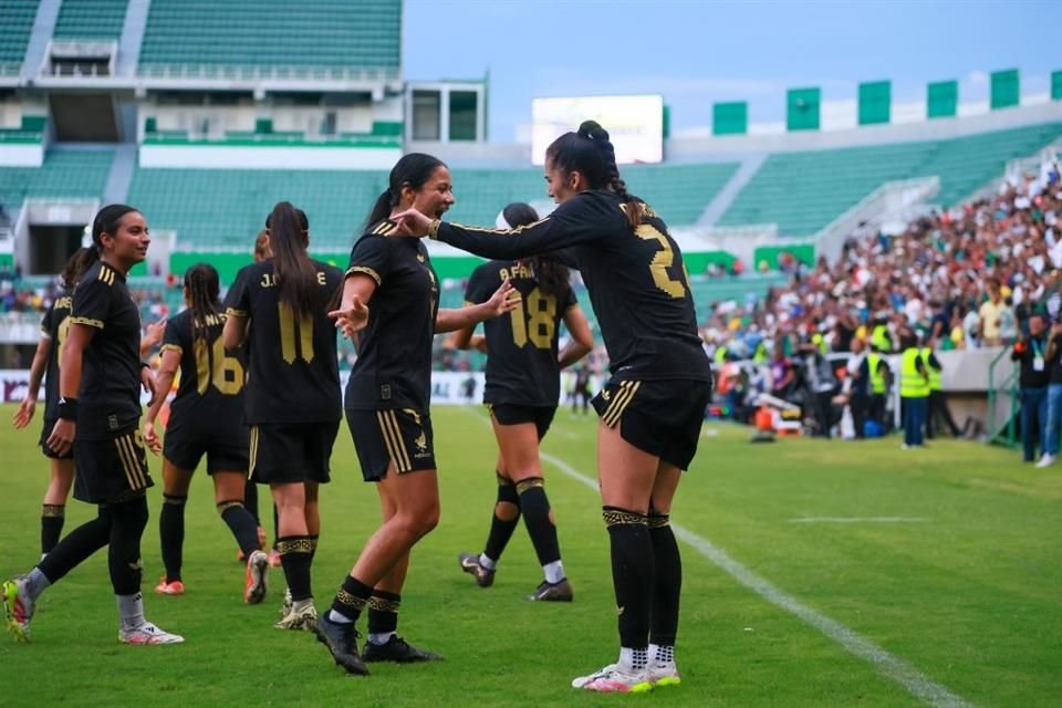 Diana Ordóñez celebra el gol del triunfo ante Colombia.