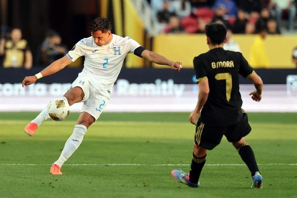 El primer tiempo acabó 0-0.