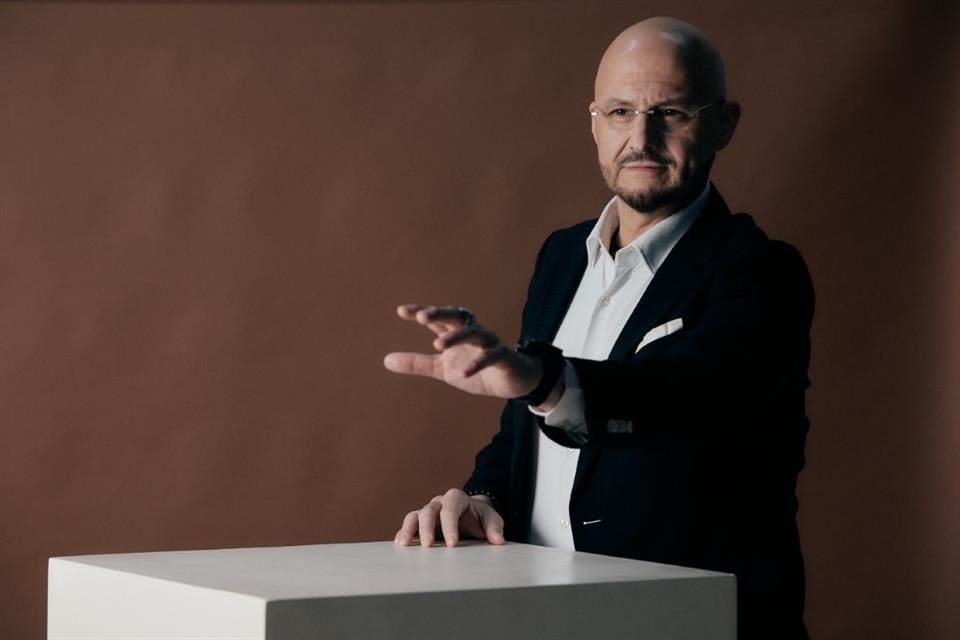 Llega John Milton con un show renovado al Teatro Galerías, del 3 al 13 de julio; los boletos van de los 300 a los 480 pesos.