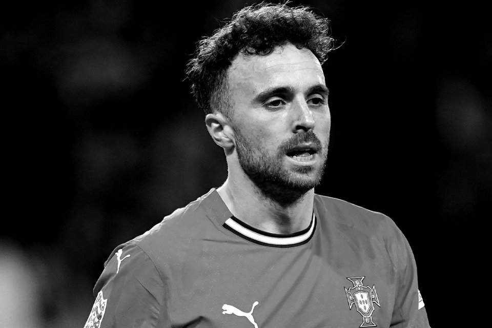 Diogo Jota, delantero portugués del Liverpool, y su hermano Andre Silva fallecieron en un accidente automovilístico en España.