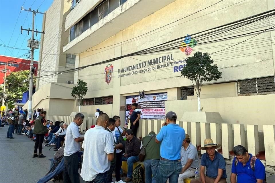 Los empleados culparon al Alcalde por la crisis de desabasto.