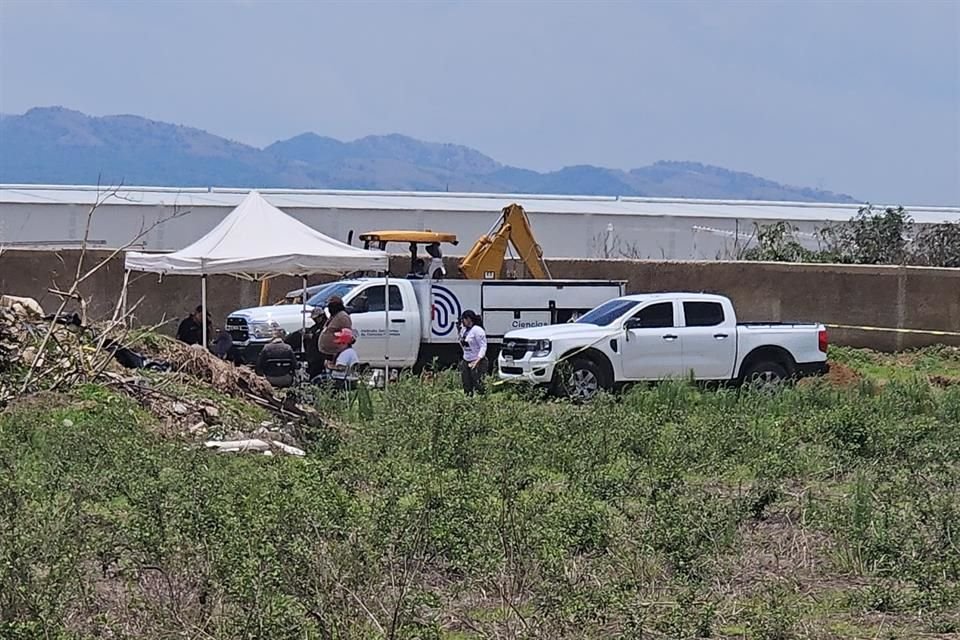 En el tercer día de trabajo en el predio de Las Agujas, en Zapopan, fueron localizadas ocho bolsas más con restos humanos.