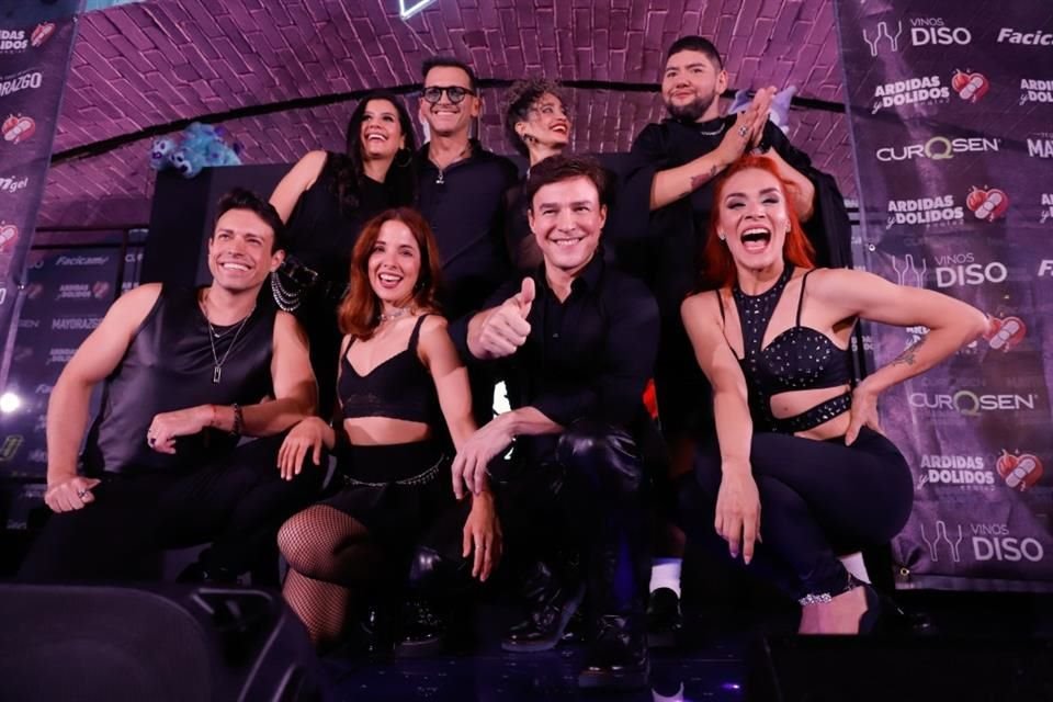 Laura Caro, Lety López, Ricardo Ache, Marco More, Frank Di, Carlos Fonseca, Natalia Moguel y Mariana Torres ensamblan un espectáculo de cinco horas.