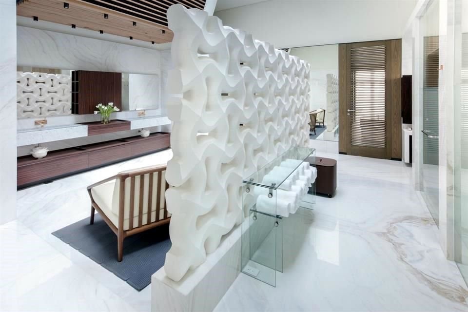 Para una residencia privada grupoarquitectura diseñó este baño contemporáneo.