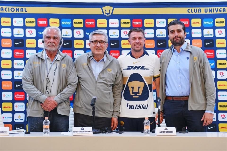 El galés Aaron Ramsey ya se enfundó en la playera de los Pumas, se está adaptando a la altura y espera debutar lo antes posible en México.