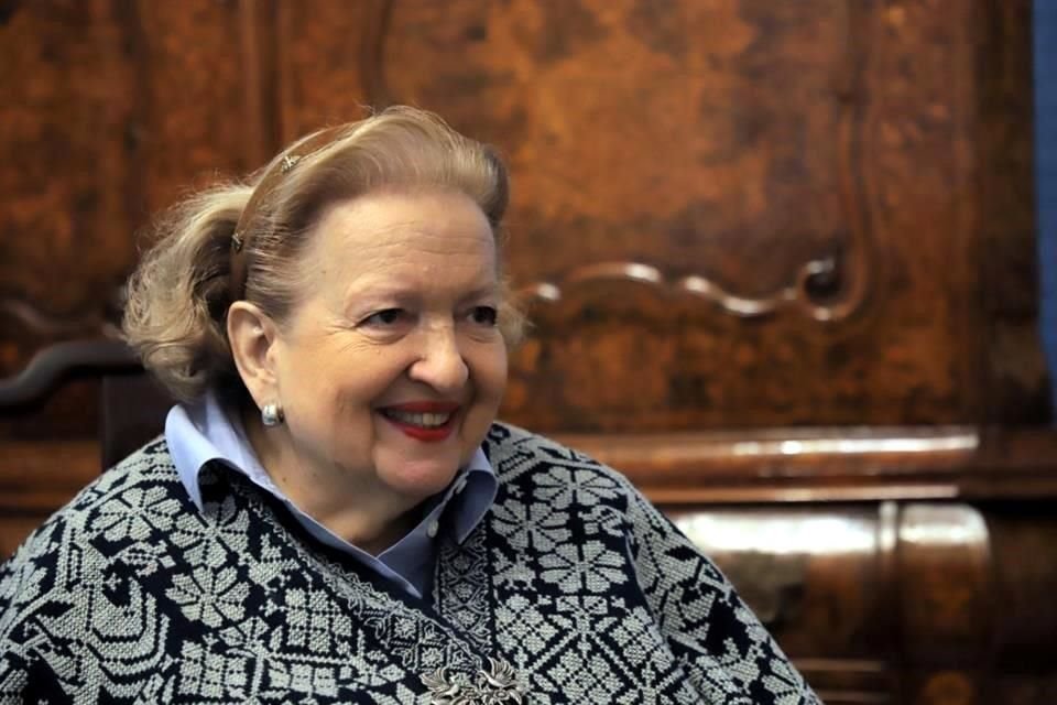 Historyczka Cándida Fernández w ciągu ponad trzech dekad swojej kariery była kuratorką ponad 150 wystaw w Meksyku i za granicą.