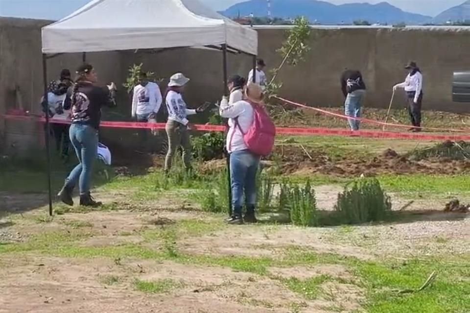 La fosa se encuentra en Camino a las Agujas, cerca de la Carretera La Venta-Nextipac y paralela a la Carretera a Nogales.