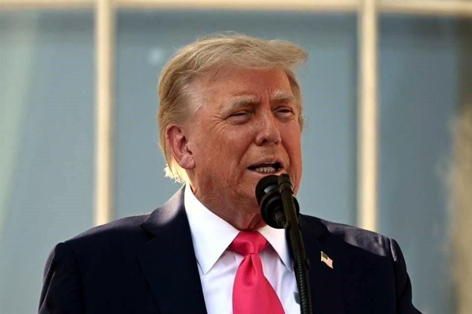 Президент Дональд Трамп установил 9 июля в качестве крайнего срока для достижения торговых соглашений со странами.