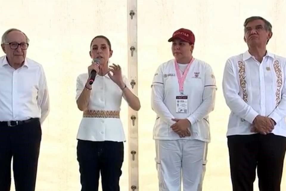 Sheinbaum reconoció a su antecesor, Andrés Manuel López Obrador, como impulsor de los programas de bienestar.