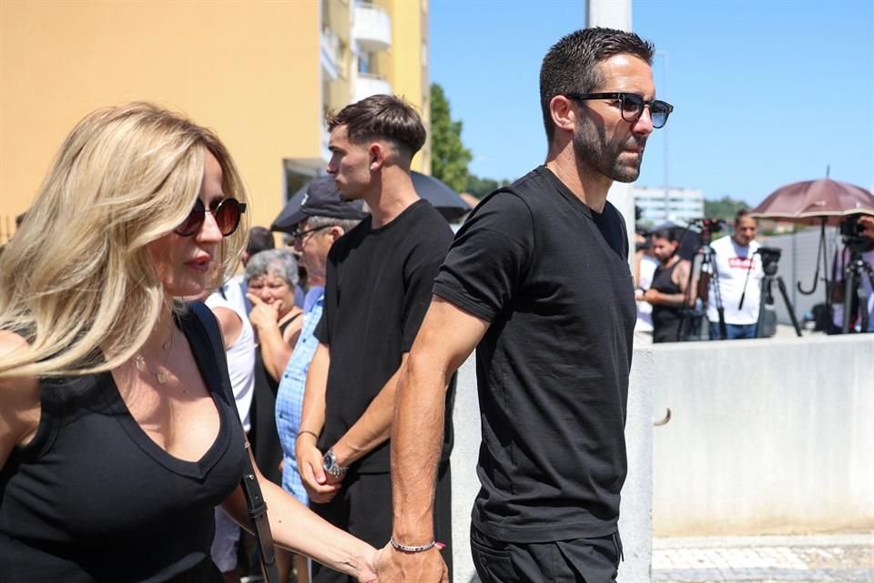 Joao Moutinho también quiso darle el último adiós a Diogo.