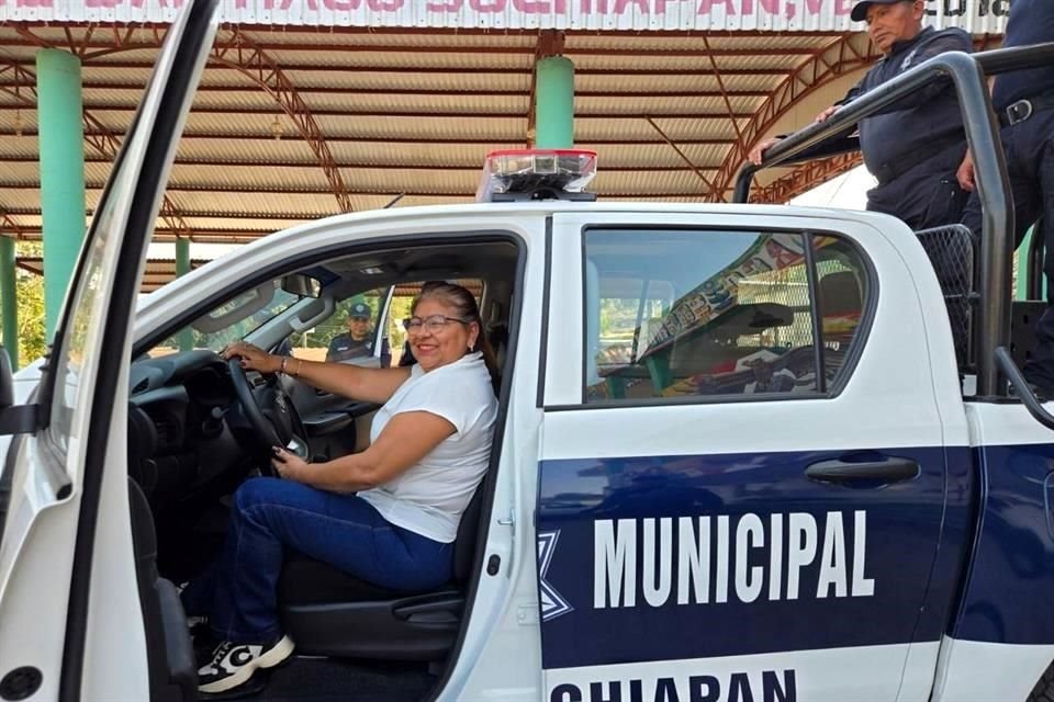 En San Juan Cotzocón, Oaxaca, la Presidenta Municipal de Santiago Sochiapan, Veracruz, María Isela López Álvarez, fue blanco de un atentado armado mientras se encontraba en una estética.