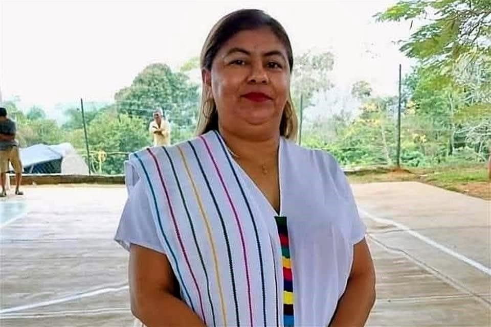 En San Juan Cotzocón, Oaxaca, la Presidenta Municipal de Santiago Sochiapan, Veracruz, María Isela López Álvarez, fue blanco de un atentado armado mientras se encontraba en una estética.
