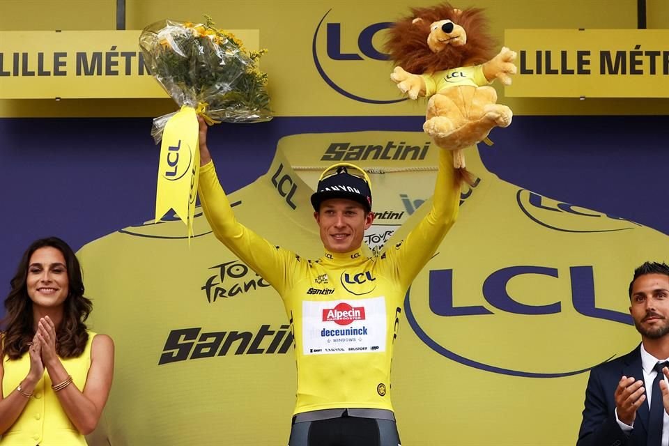 Philipsen estrenó el maillot amarillo del Tour de Francia 2025.