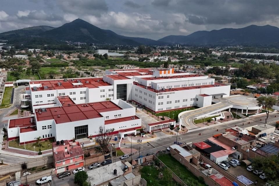 Este sábado se realizó un recorrido de supervisión por el hospital de alta especialidad del ISSSTE en Tlajomulco, cuya obra terminó.