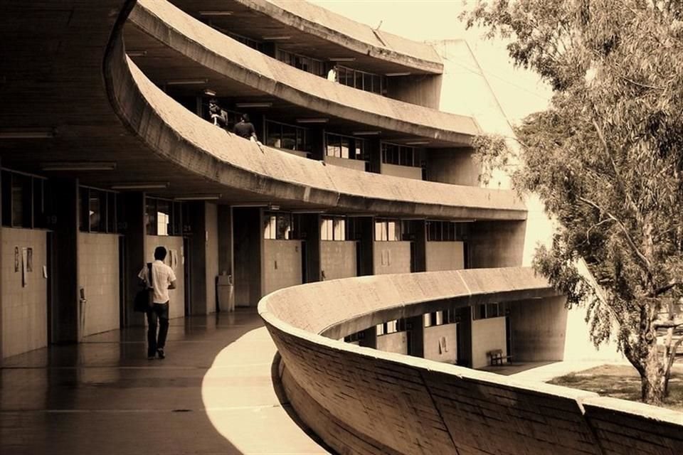 Het hoofdgebouw van CUAAD werd in 1969 gebouwd onder leiding van Humberto Ponce Adame.