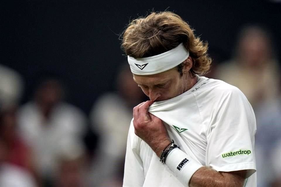 Andrey Rublev perdió el rumbo del partido y quedó eliminado.