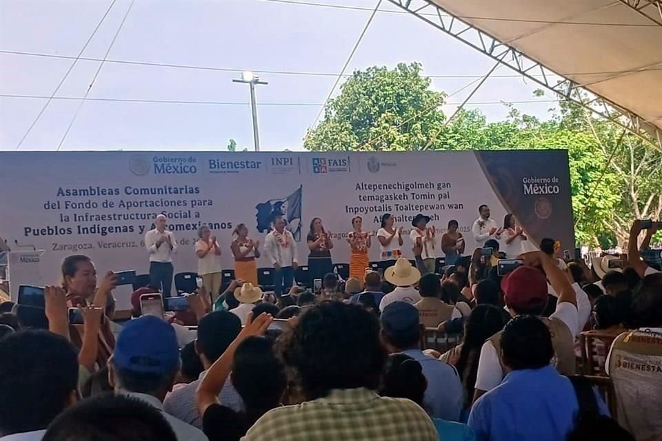 La Presidenta en la entrega de recursos a pueblos originarios en la comunidad de Zaragoza.